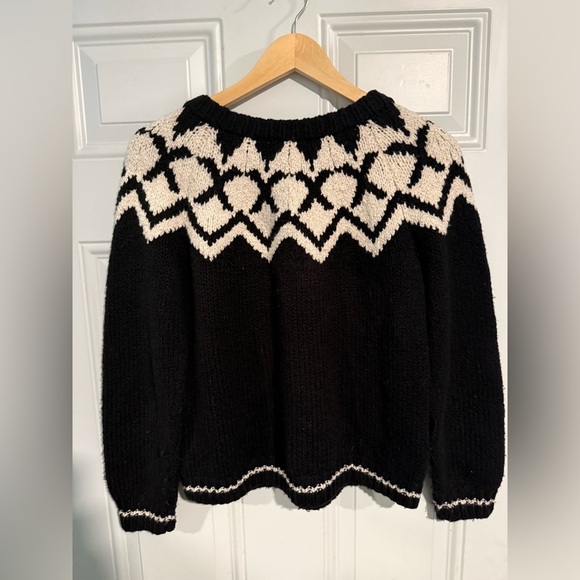 Velvet by Graham & Spencer Black and White Crew Neck Sweater - Picture 3 of 3